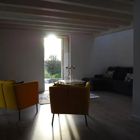 Casa Do Cruceiro Na Costa Da Morte *